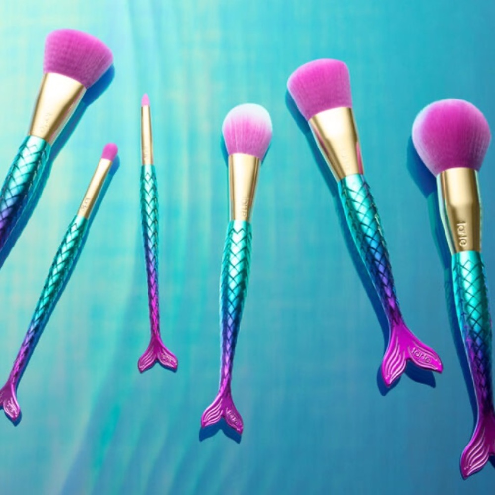🧜🏼♀️😍Tarte Minutes to Mermaid Brush Set - Picture 2 of 6